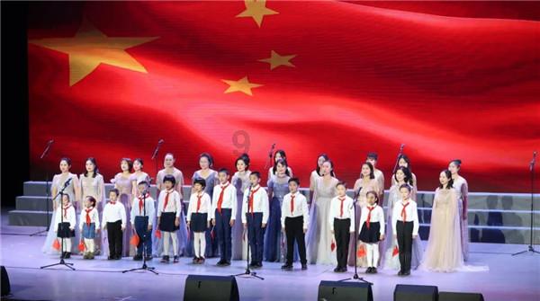 马道镇团委：暖冬行动 为爱加温